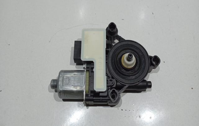 Motoras geam stanga fata 5Q0959407D Volkswagen VW Polo 6 AW/BZ [facelift] [2021 - 2025]