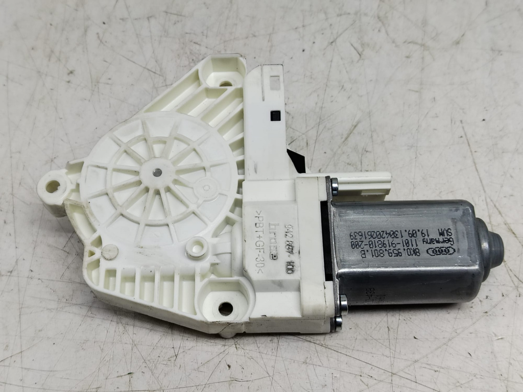 Motoras geam stanga fata 8k0959801b Audi A4 B8/8K [facelift] [2011 - 2016]