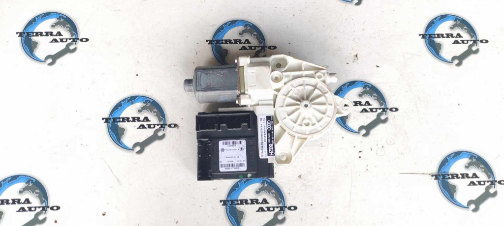 Motoras geam stanga fata 8P0959802H Audi A3 8P an fab. 2003 - 2012