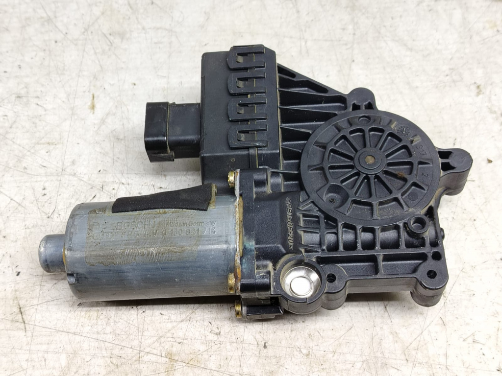 Motoras geam stanga fata 90521881 Opel Astra G [1998 - 2009] 1.6 benzina X16XEL