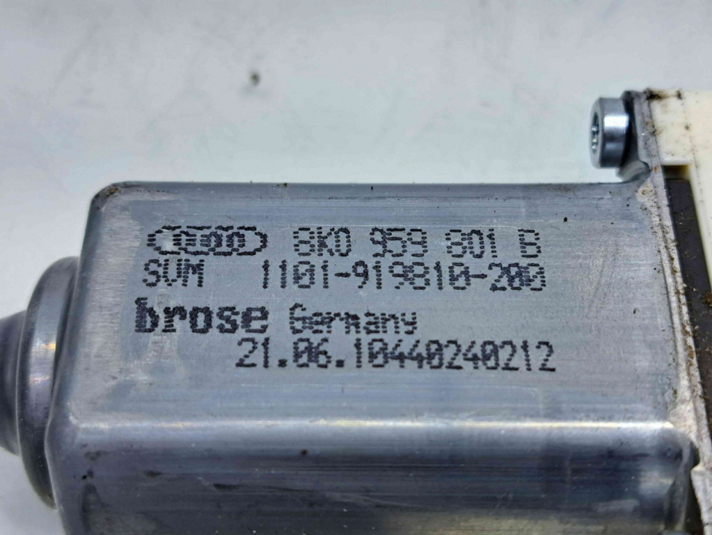 Motoras geam stanga fata Audi A8 (4H) [Fabr 2010-2017] 8K0959801B