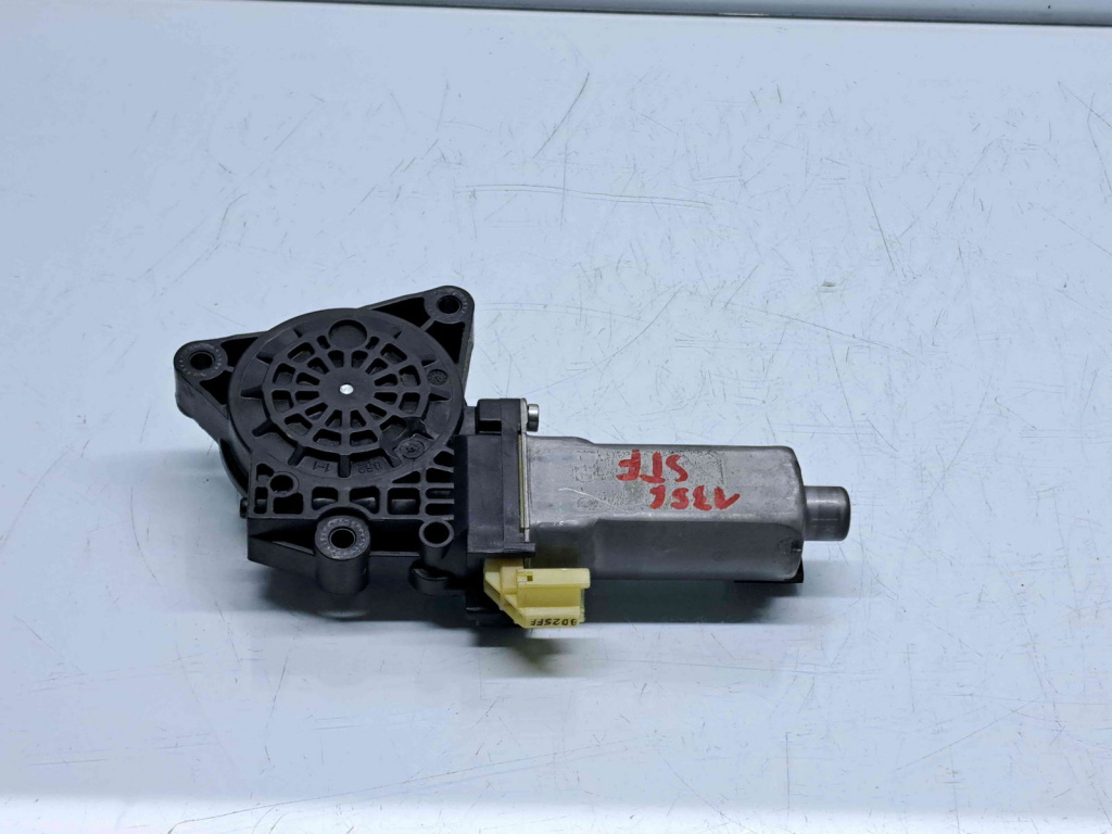 Motoras geam stanga fata Hyundai i30 (FD) [Fabr 2007-2012] F00S1A3295