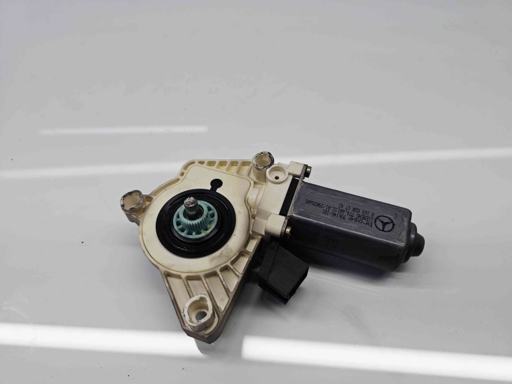 Motoras geam stanga fata Mercedes Clasa A (W169) [Fabr 2004-2012] A1698201742