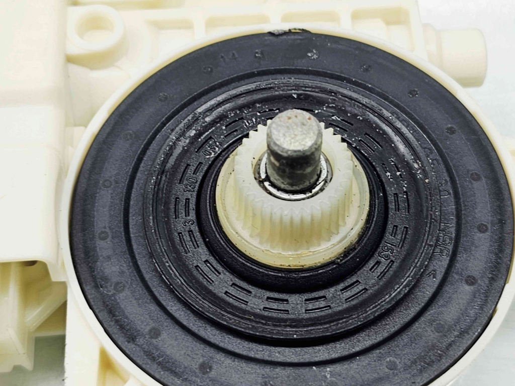 Motoras geam stanga fata Mercedes Clasa A (W176) [Fabr 2012-2018] A2469065100