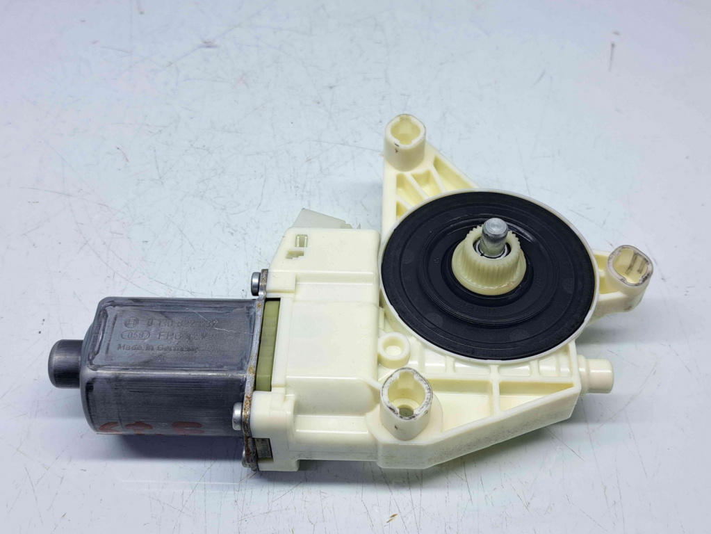 Motoras geam stanga fata Mercedes Clasa E (W212) [Fabr 2009-2016] A2129066802