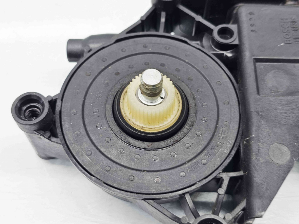 Motoras geam stanga fata Peugeot 208 [Fabr 2012-2024] 9674254480