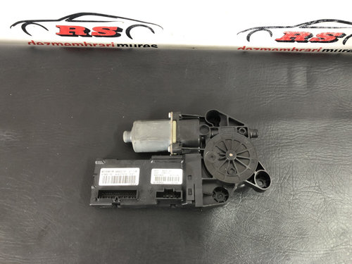 Motoras geam stanga fata Renault Scenic 3 Euro 4 sedan 2010 (807310011R)