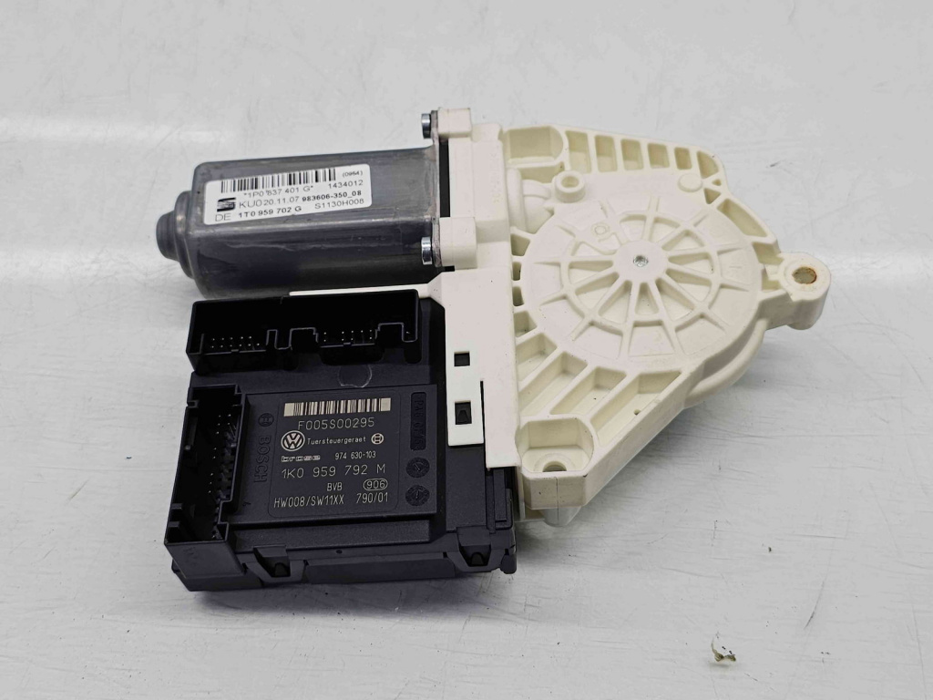 Motoras geam stanga fata Seat Leon (1P1) [Fabr 2005-2011] 1P0837401G 1K0959792M