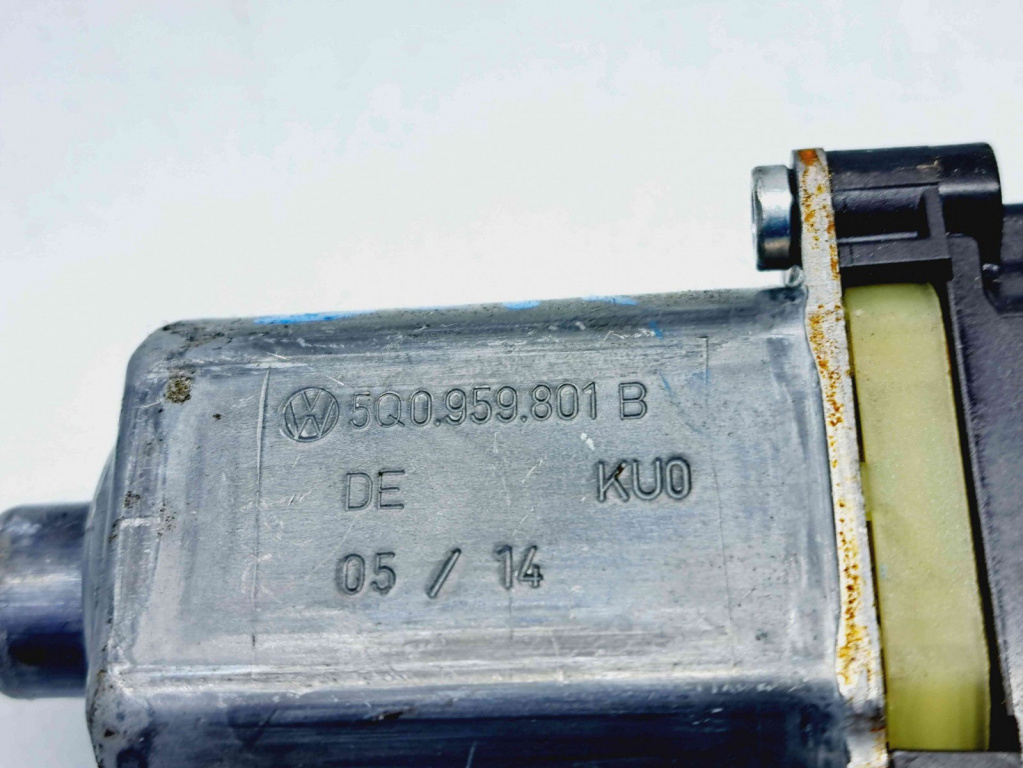 Motoras geam stanga fata Skoda Octavia 3 (5E3) [Fabr 2012-prezent] 5Q0959801B 0130822717