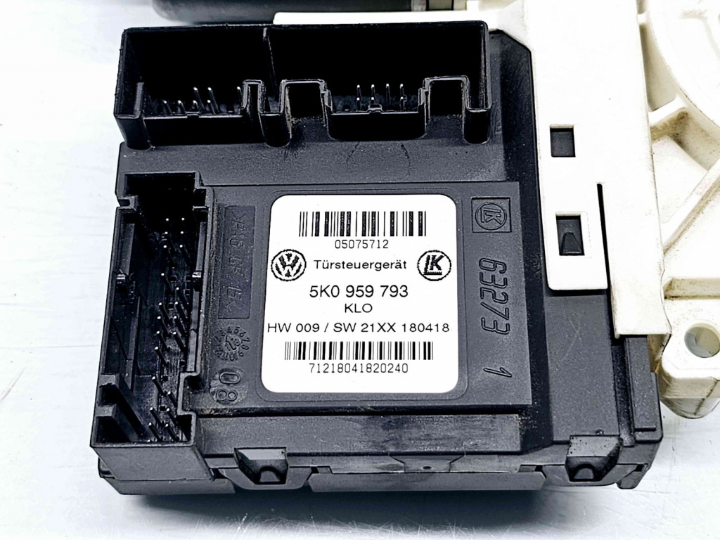 Motoras geam stanga fata Volkswagen Caddy IV Van (SAA, SAH) [Fabr 2015-2024] 2K5959701 / 5K0959793
