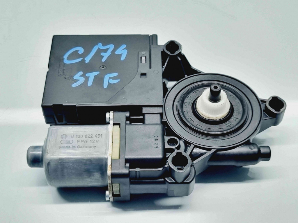 Motoras geam stanga fata Volkswagen Passat B7 (362) [Fabr 2010-2014] 3AA959702A 3C0959793C