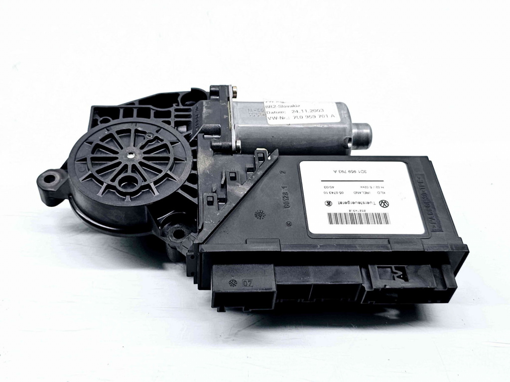 Motoras geam stanga fata Volkswagen Touareg (7LA, 7L6) [Fabr 2003-2010] 7L0959701A 3D1959793A