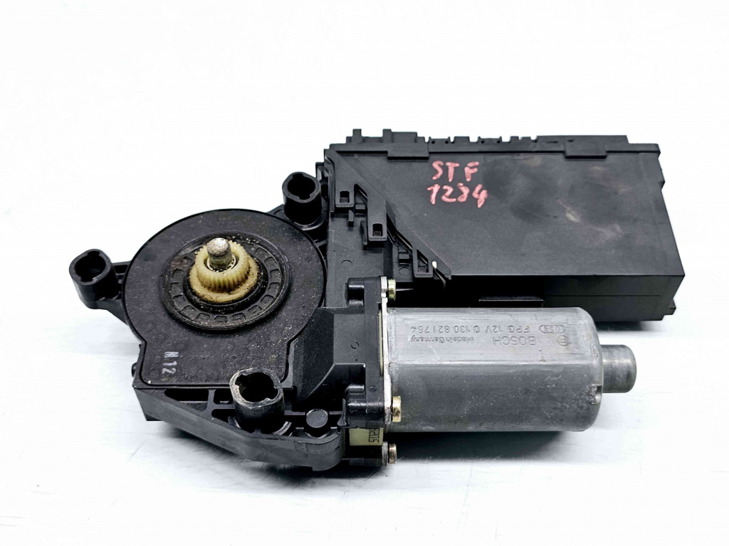 Motoras geam stanga fata Volkswagen Touareg (7LA, 7L6) [Fabr 2003-2010] 7L0959701A 3D1959793A