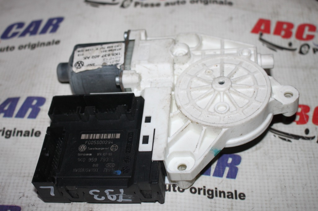 Motoras geam stanga fata VW Golf 5 2005-2009 1K0959701P, 1K0959793L, 1K5837402AK