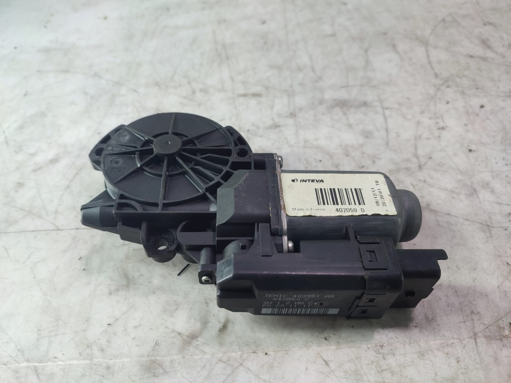 Motoras geam stanga spate 402059d Kia Ceed [facelift] [2010 - 2012] 1.6 benzina G4FC