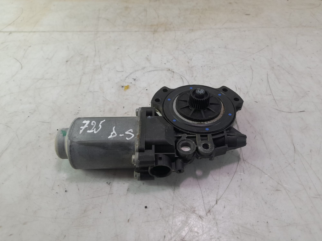 Motoras geam stanga spate 402353B Hyundai ix35 [2009 - 2013] 2.0 crdi D4HA