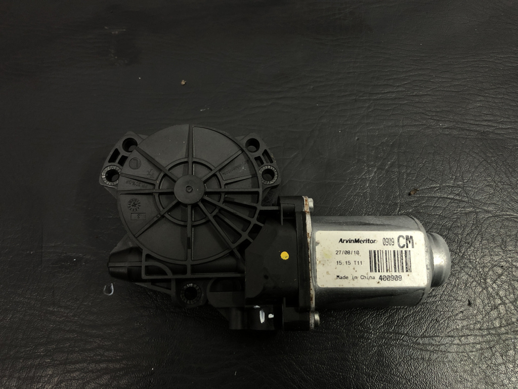 Motoras geam stanga spate Hyundai Santa Fe 2.2 Automat sedan 2011 (400909)