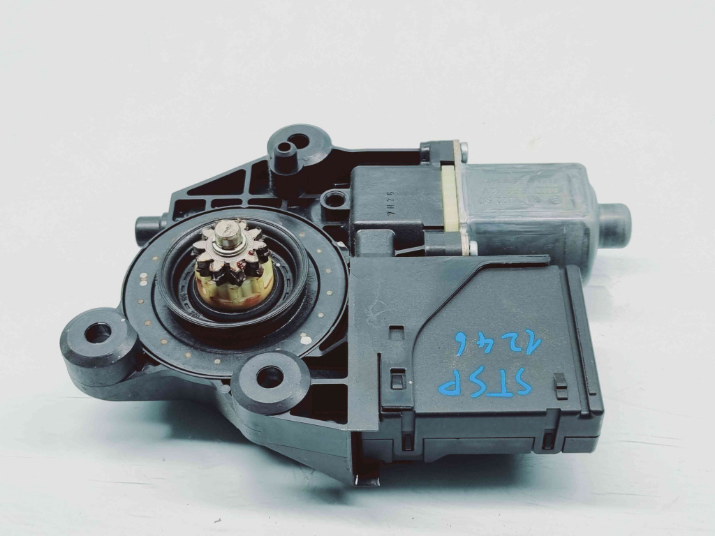 Motoras geam stanga spate Renault Scenic 3 [Fabr 2009-2015] 827310004R