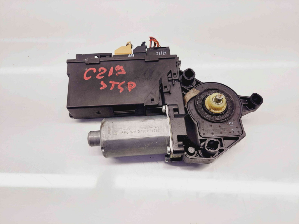 Motoras geam stanga spate Seat Exeo (3R2) [Fabr 2008-2013] 8E0959801E