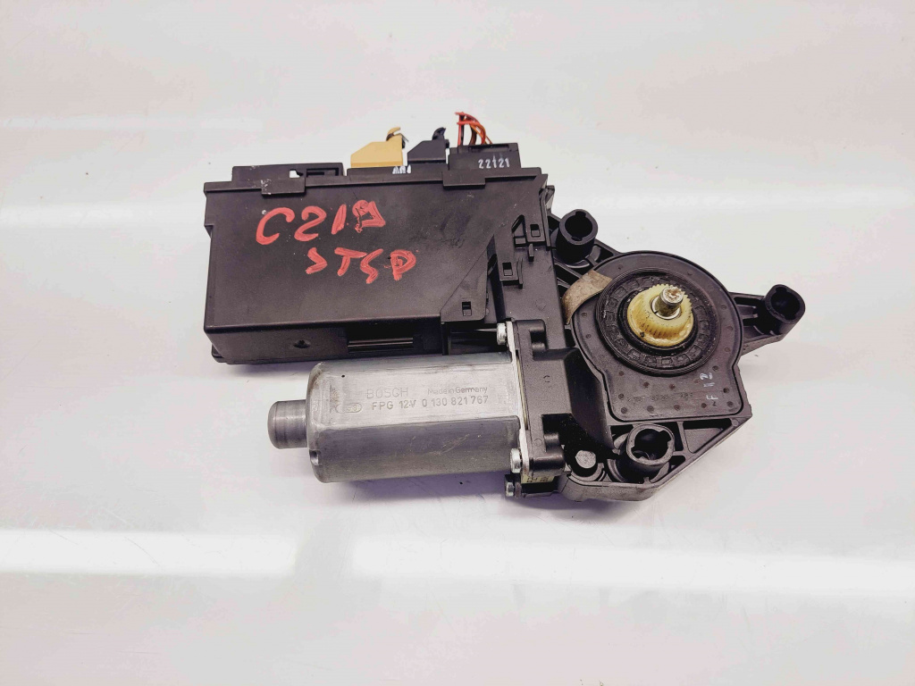 Motoras geam stanga spate Seat Exeo (3R2) [Fabr 2008-2013] 8E0959801E