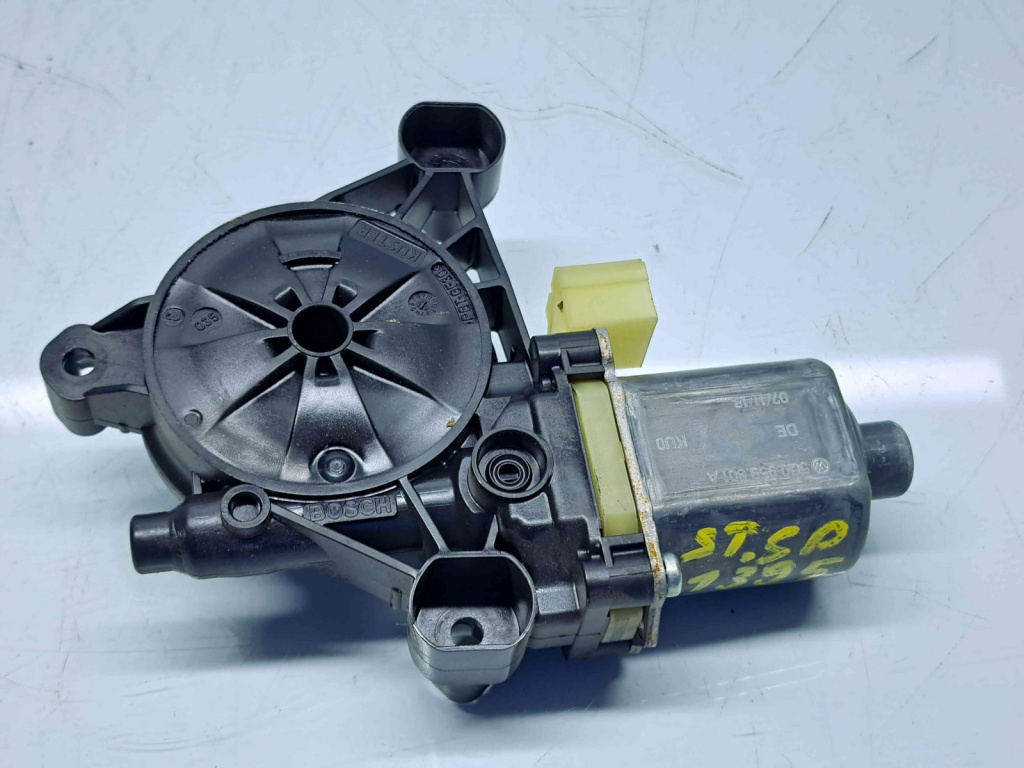 Motoras geam stanga spate Skoda Superb III Combi (3V5) [Fabr 2015-2024] 5Q0959801A