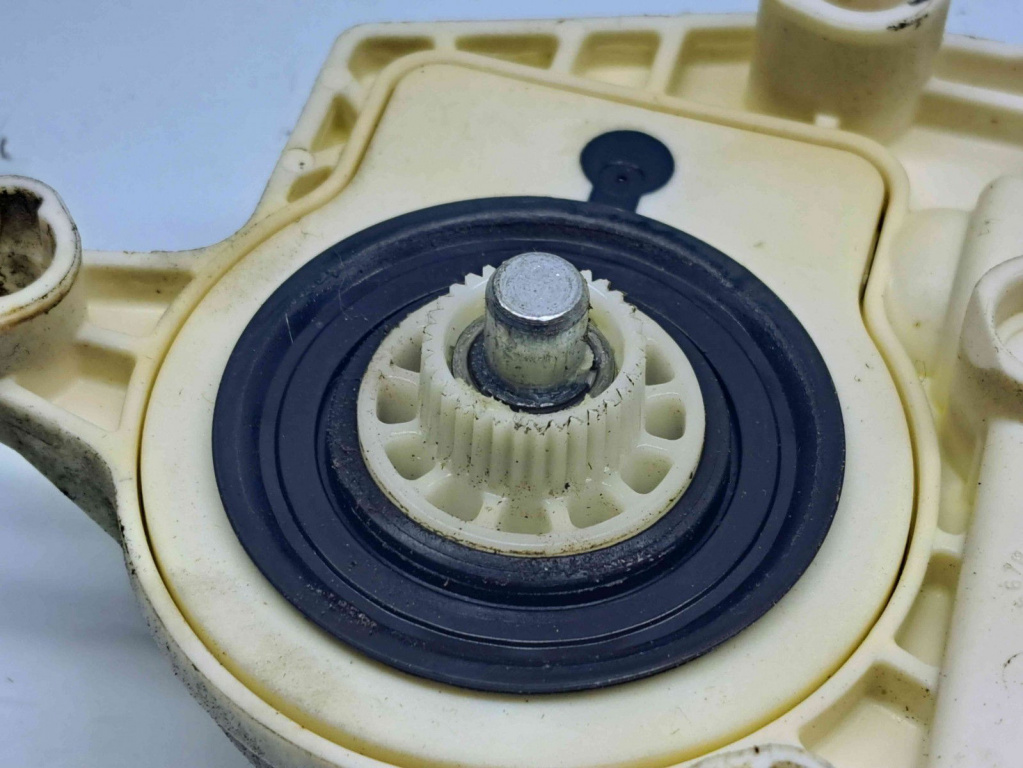 Motoras geam stanga spate Volkswagen Golf 5 (1K1) [Fabr 2004-2008] 1K0959703C
