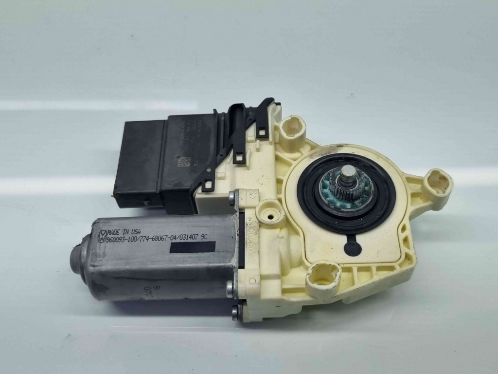Motoras geam stanga spate Volkswagen Jetta 3 (1K2) [Fabr 2005-2010] 1K5839401G