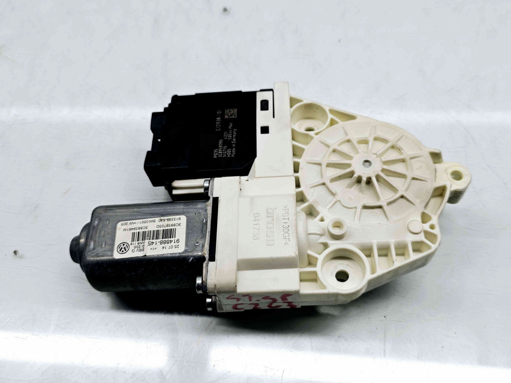 Motoras geam stanga spate Volkswagen Passat CC (358) Facelift [Fabr 2012-2016] 3C8839461M 3C8959795