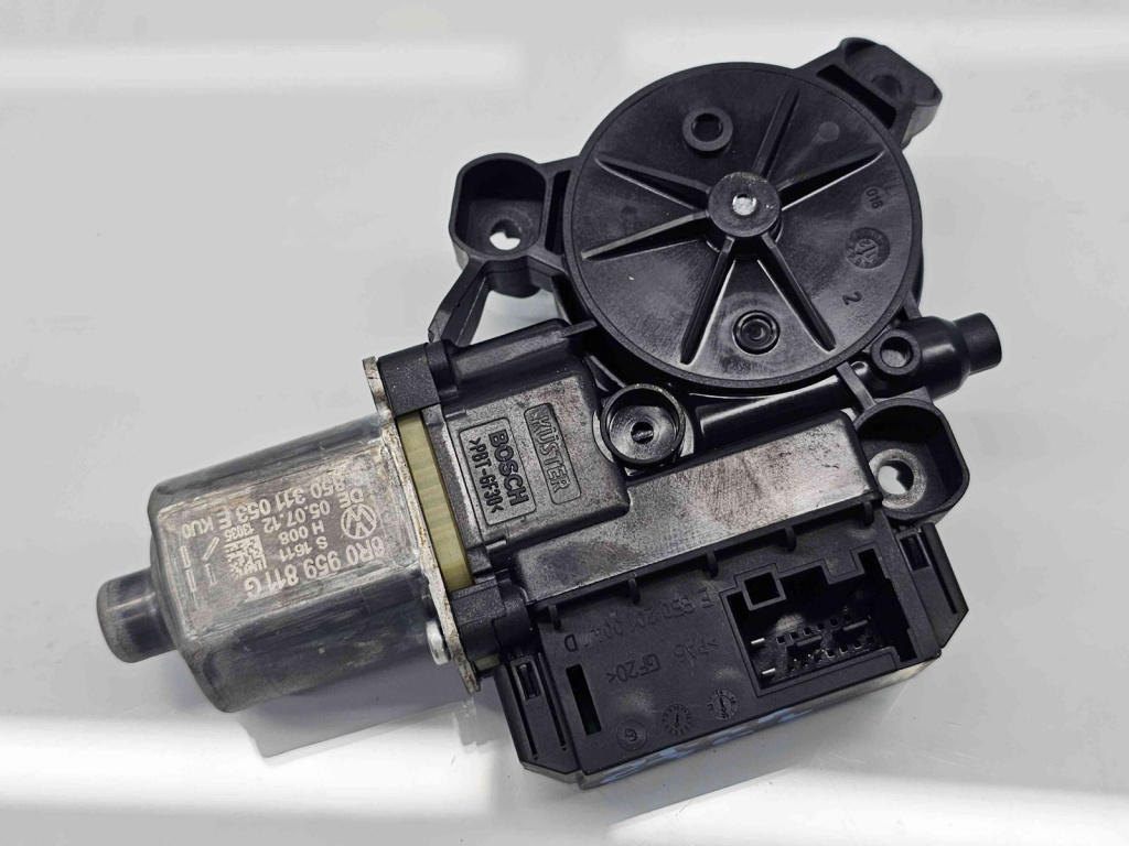 Motoras geam stanga spate Volkswagen Polo (6R) [Fabr 2009-2016] 6R0959811G