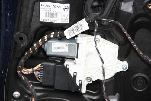 Motoras geam usa dreapta spate Volkswagen Tiguan 2 2016-2020 5N0959704F