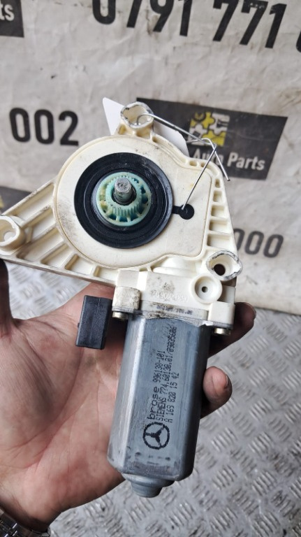 Motoras geam usa stanga fata Mercedes A150 w169 , an 2005 cod A1698201542