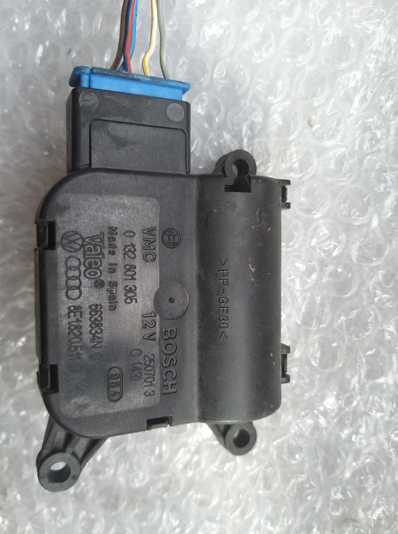 Motoras grila aer bord audi a4 b7 8e1820511d