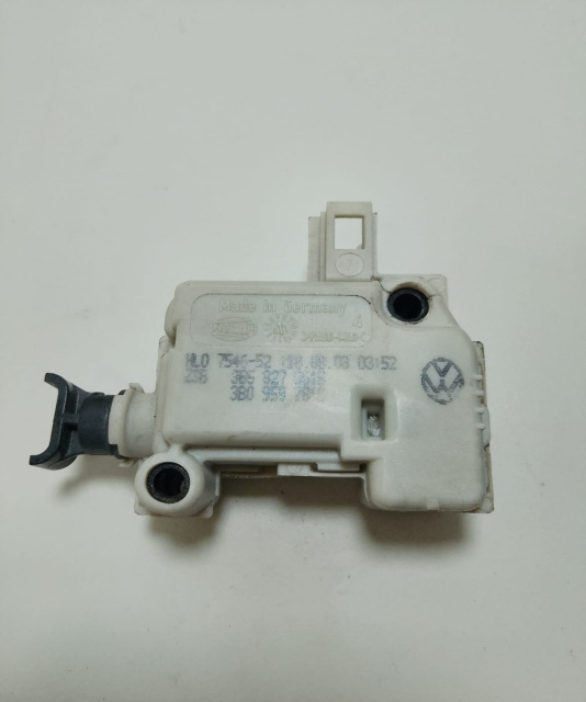 Motoras inchidere centralizata 3B0959781C Volkswagen VW Touareg generatia 1 7L [2002 - 2007]