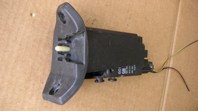 Motoras inchidere usa rezervor Opel Astra G, Zafira A cod - 90589918