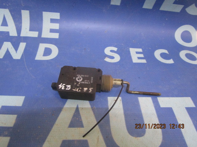 Motoras inchidere usita rezervor BMW E34 1994; 8355056