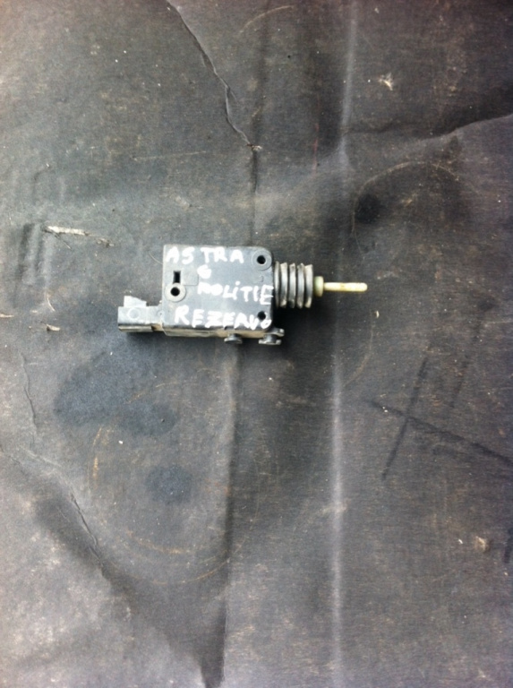 Motoras inchidere usita rezervor Opel Astra G [1998 - 2009] wagon 5-usi 2.0 DI MT (82 hp) (F35_)