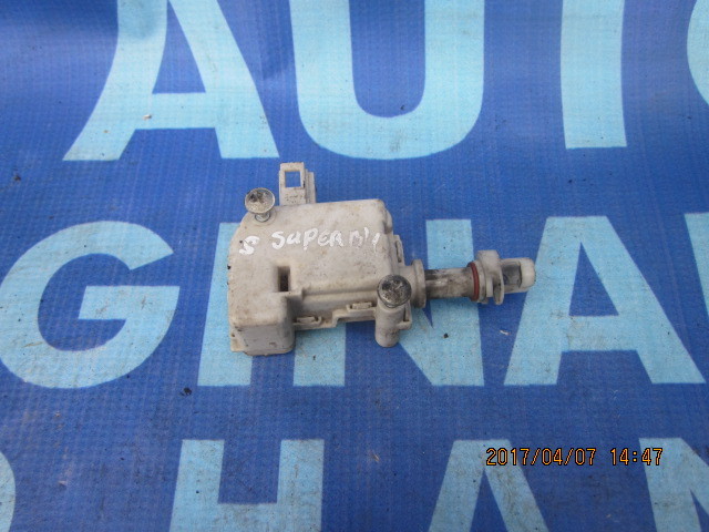 Motoras inchidere usita rezervor Skoda Superb : 388810778