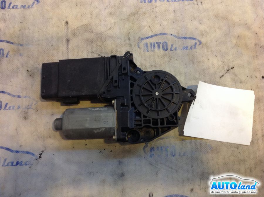 Motoras Macara 0130821764 Dreapta Fata Volkswagen GOLF IV 1J1 1997-2005