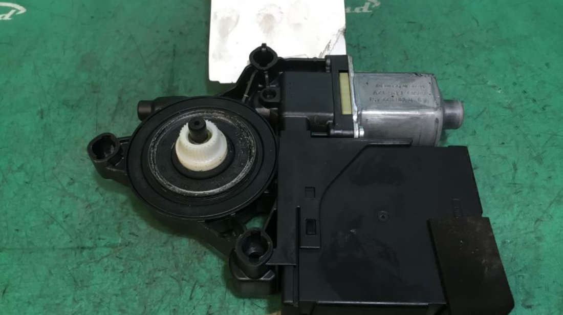 Motoras Macara 3c0959702 Dreapta Fata cu Modul 3c0959792 Volkswagen PASSAT 3C2 2005