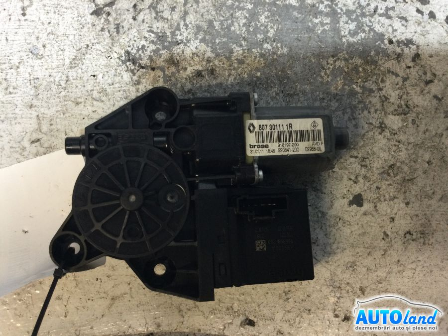 Motoras Macara 807301111r +modul 965368200 Renault FLUENCE L30 2010