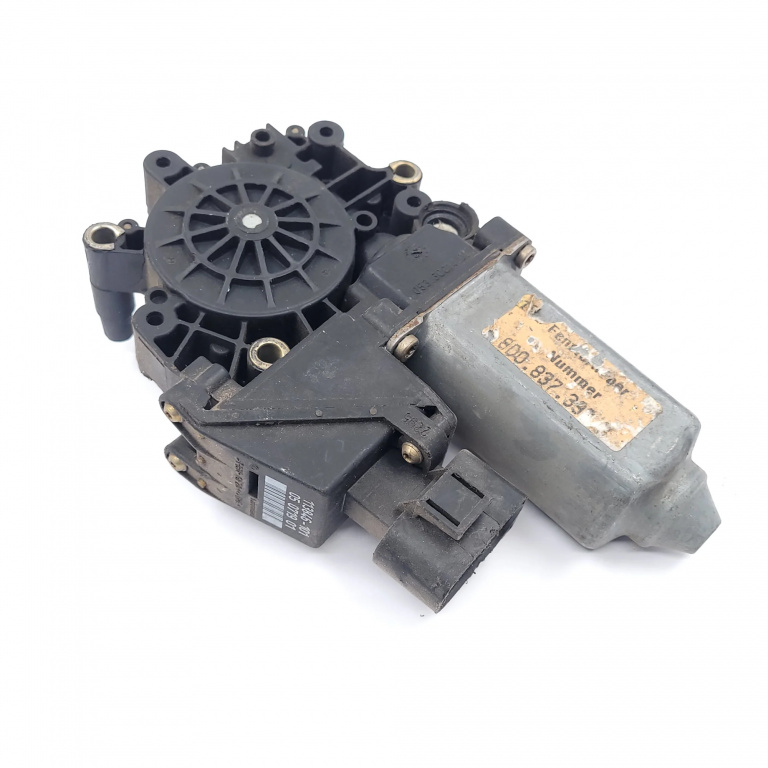 Motoras Macara Audi A4 B5 (8D) 1994-2001 Fata Stanga 113846101, 05071901, 8D0837330 Brose