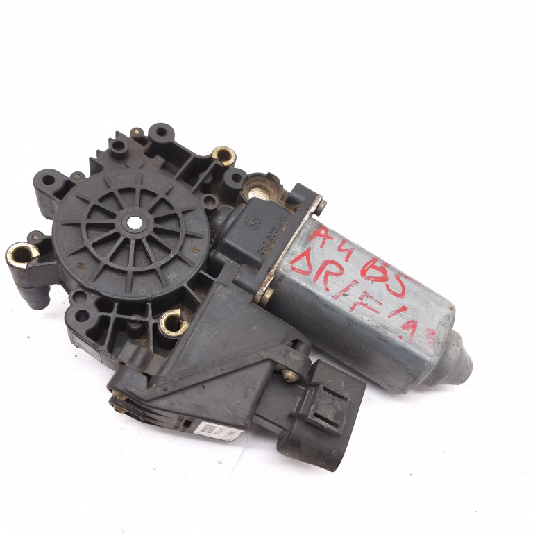 Motoras Macara Audi A4 B5 (8D) 1994-2001 Fata Dreapta 0536001401, 113846913, 05071902, 7743000747, 114180300, 1706625 Brose