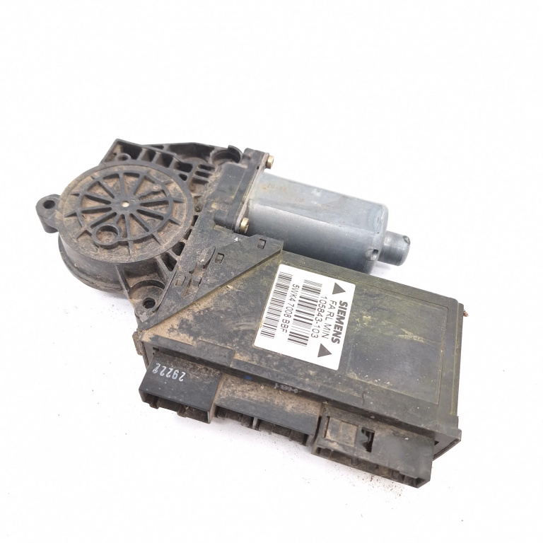 Motoras Macara Audi A4 B6 (8E) 2000-2004 Fata Dreapta 0130821764, 0 130 821 764, 5Wk47008Bbf, 5Wk4 7008 Bbf, 105843-103, 105843103, 102 236-Xxx, 102236Xxx, 102236-Xxx Siemens / Bosch