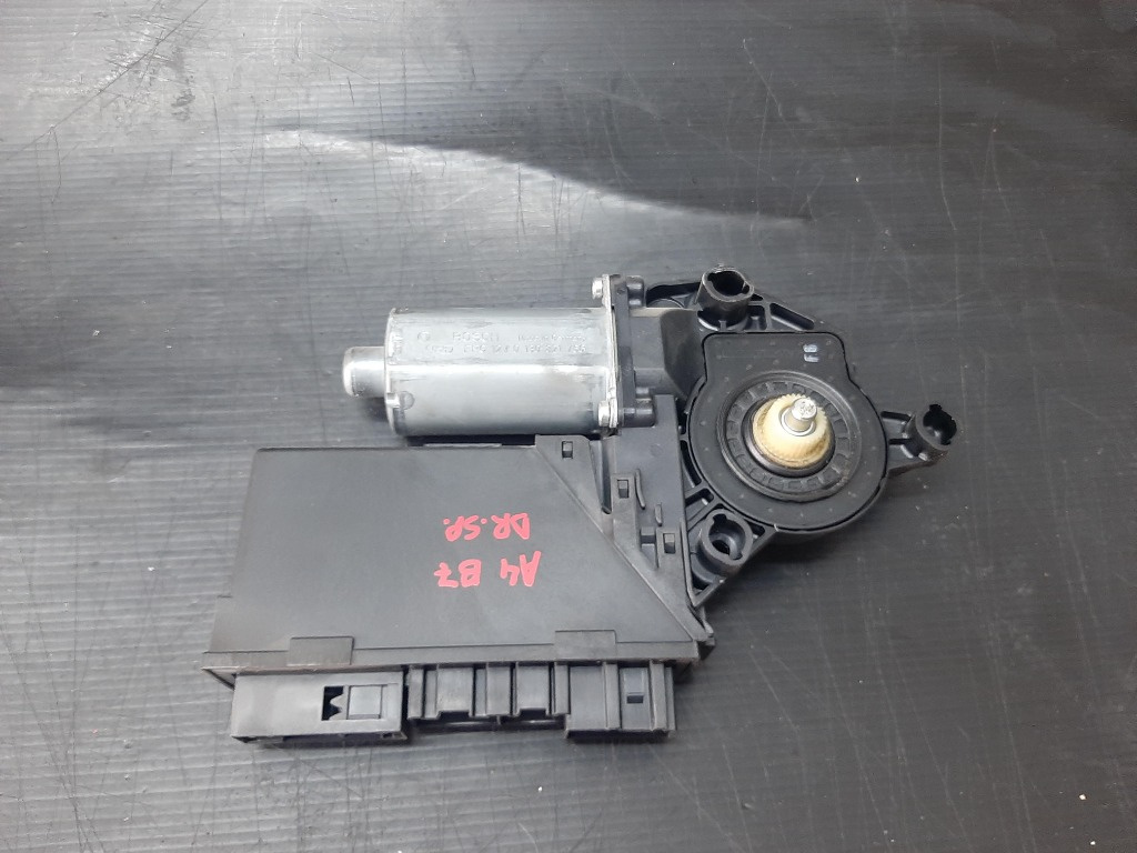 Motoras macara audi a4 b7 8ec 0130821766 8e0959802e 105849204