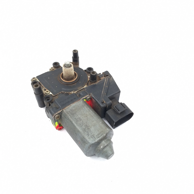Motoras Macara Audi A6 (4B, C5) 1997-2005 Fata Stanga 101144114, 05071975, 0536001401, 4B0959801D, 114104101, 7743000743 Brose