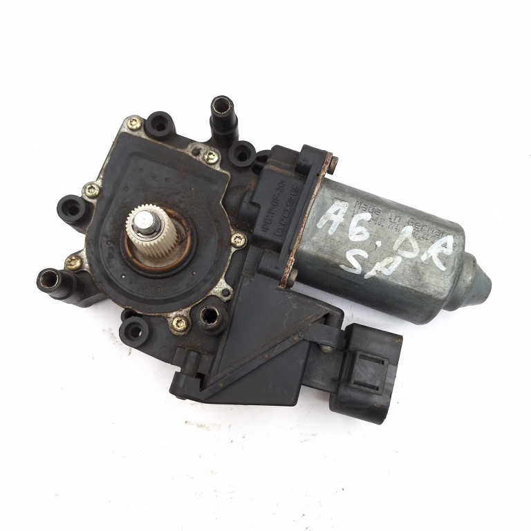 Motoras Macara Audi A6 (4B, C5) 1997-2005 Spate Dreapta 101144114, 050719752198, 114190101, 101144-114, 050719752198, 0536001402 Brose