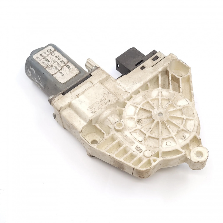 Motoras Macara Audi A6 (4F, C6) 2004-2011 Spate Dreapta 4F0959802C, 4F0-959-802-C, 110199700201, 997006200, 7746006920, 15026285 Brose