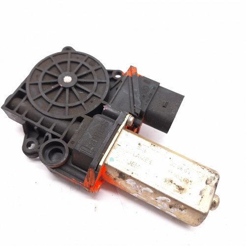 Motoras Macara Bmw 1 (E81, E87, E88, E82) 2004-2013 Spate Stanga 9030221, 71002603 Lames