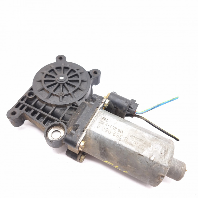Motoras Macara Bmw 3 (E46) 1998-2007 Spate Stanga 8362066, 67628362066, 676283620660, 0130821727, 119353Xxx Bosch