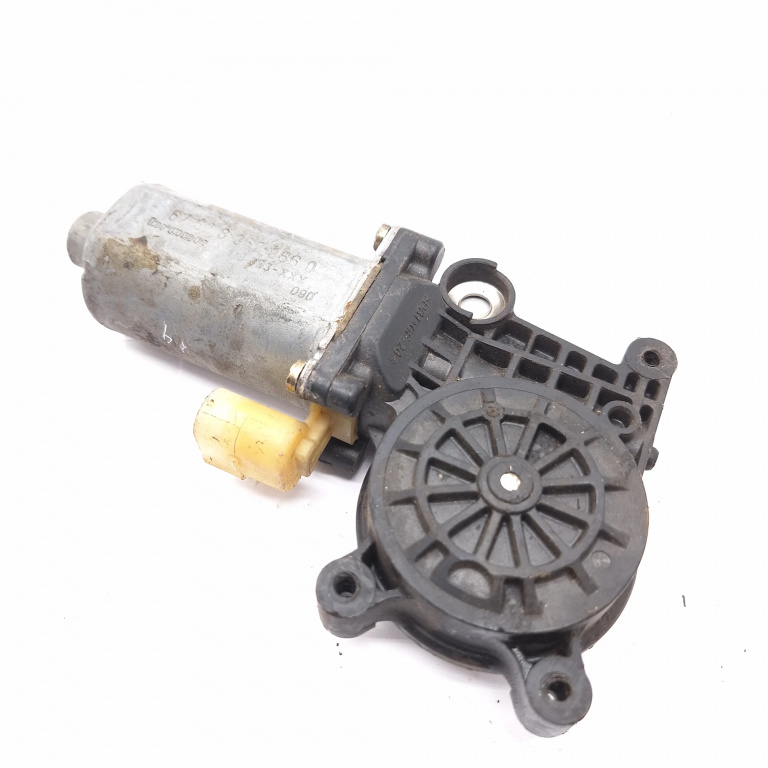 Motoras Macara Bmw 3 (E46) 1998-2007 Spate Stanga 8362066, 67628362066, 0130821727, 676283620660, 119353Xxx Bosch